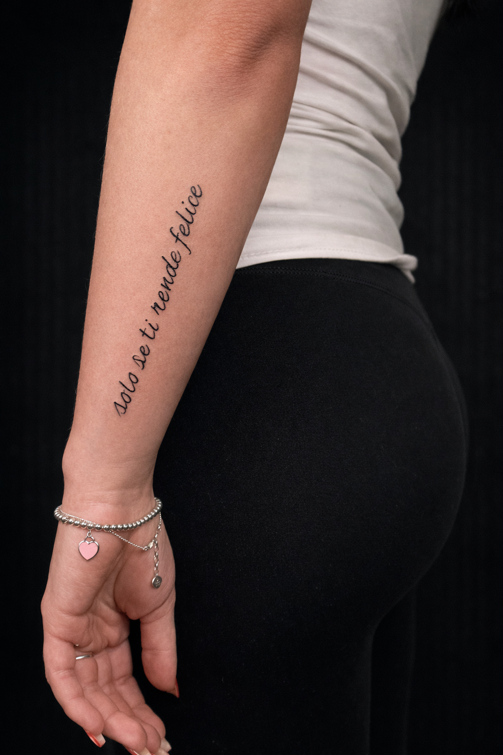 Schriftzug an der Armseite